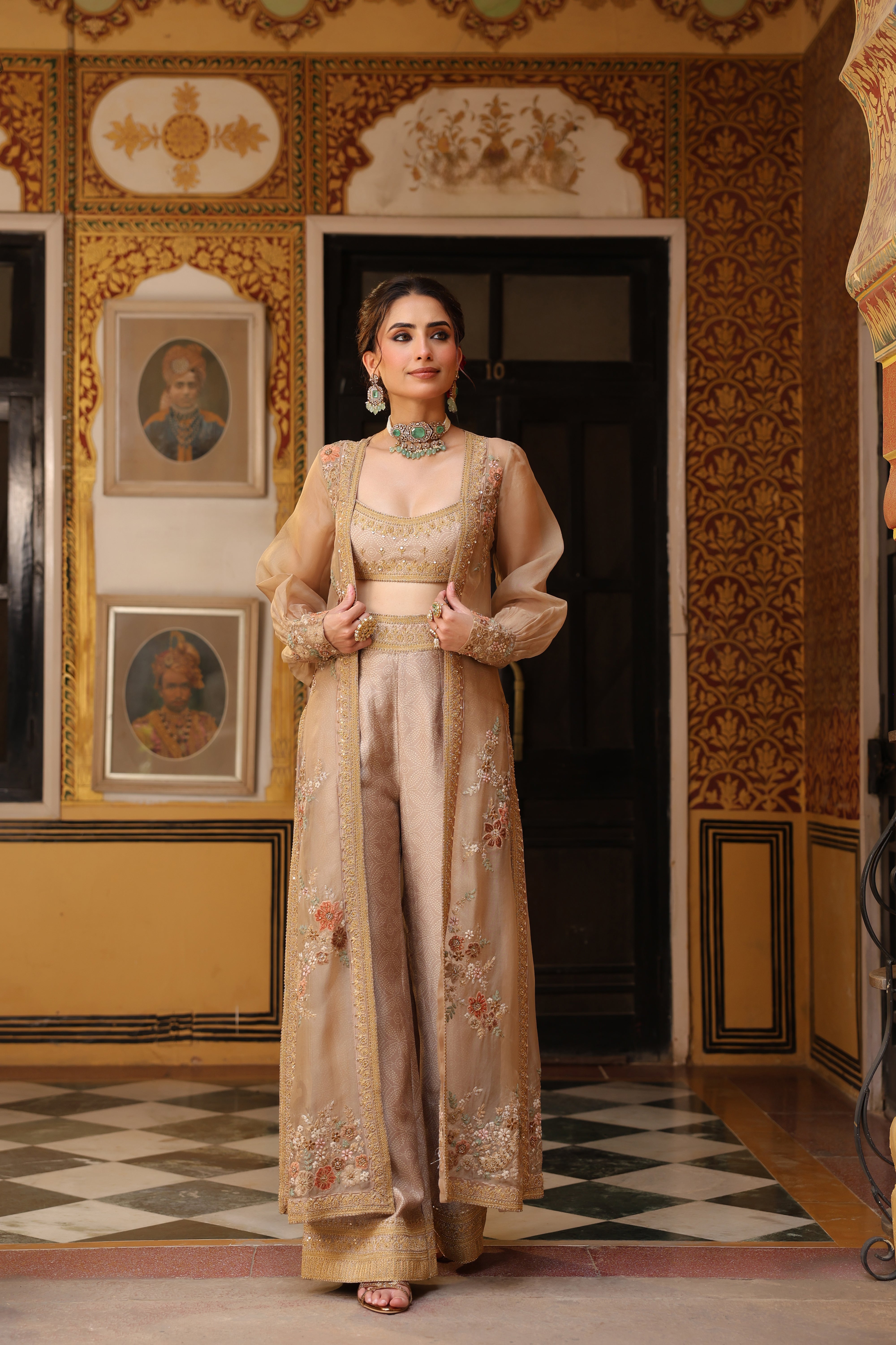 Ahista Ivory Cape Set