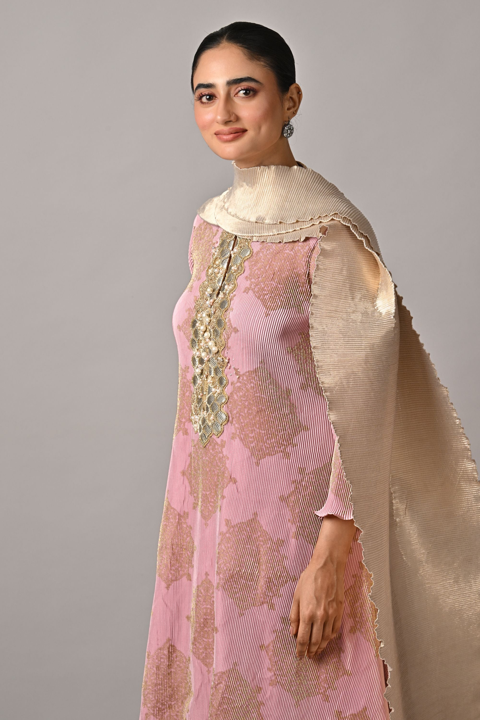 Light pink printed pleated kaftan with embroidery with sleeves
