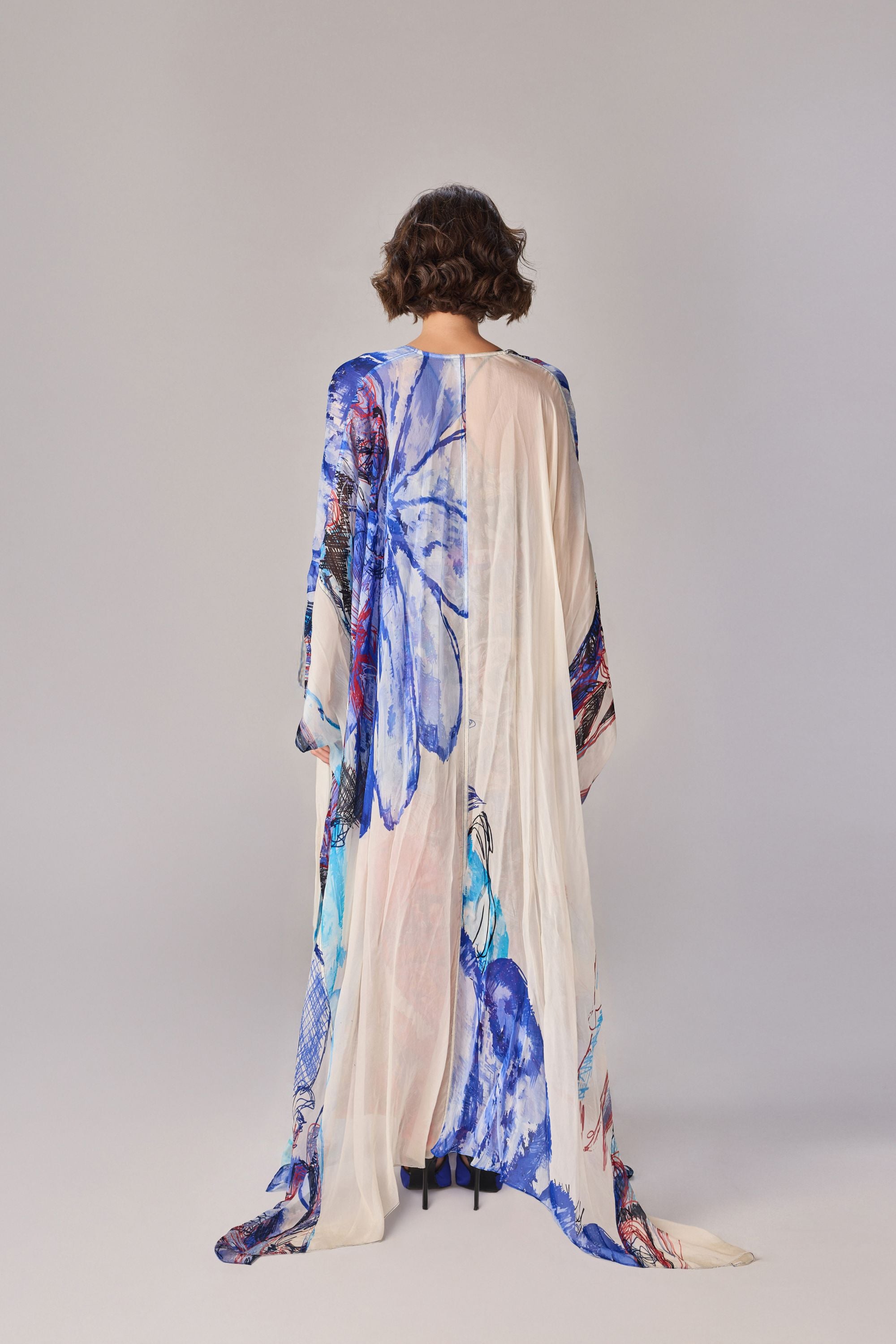 White Prime Dolly Cape