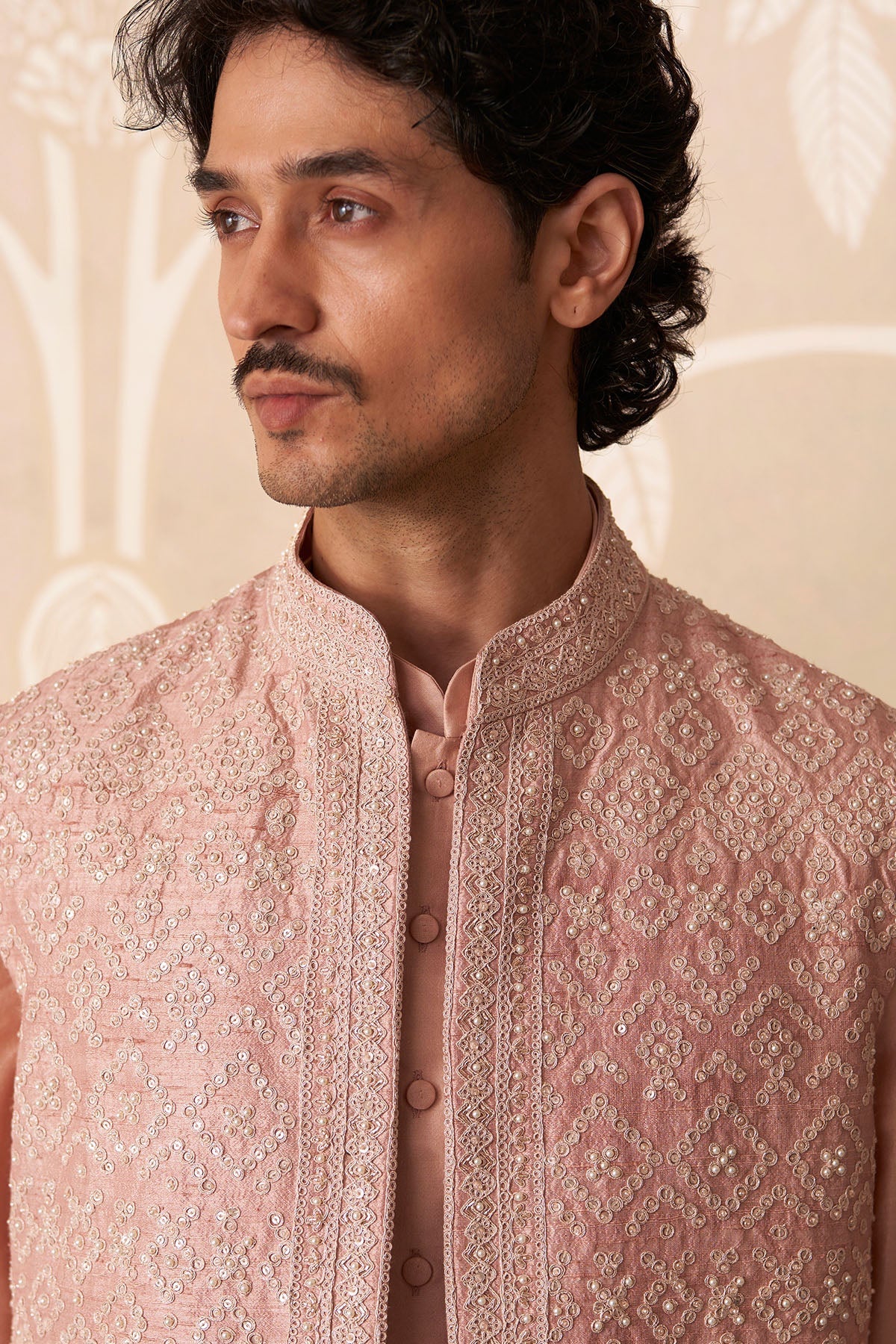Ambar
Kurta Bandi Set