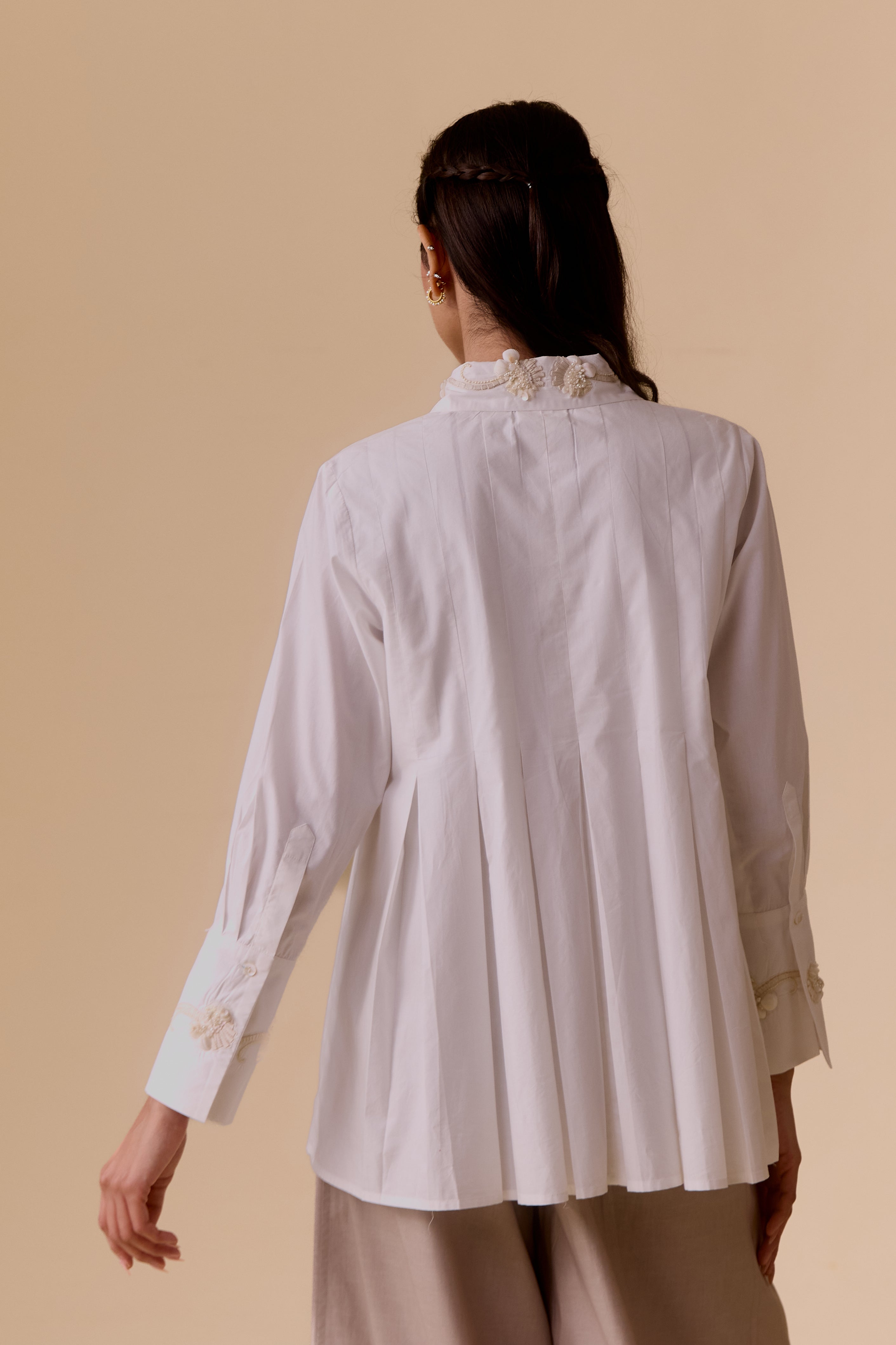 Eda White signature top