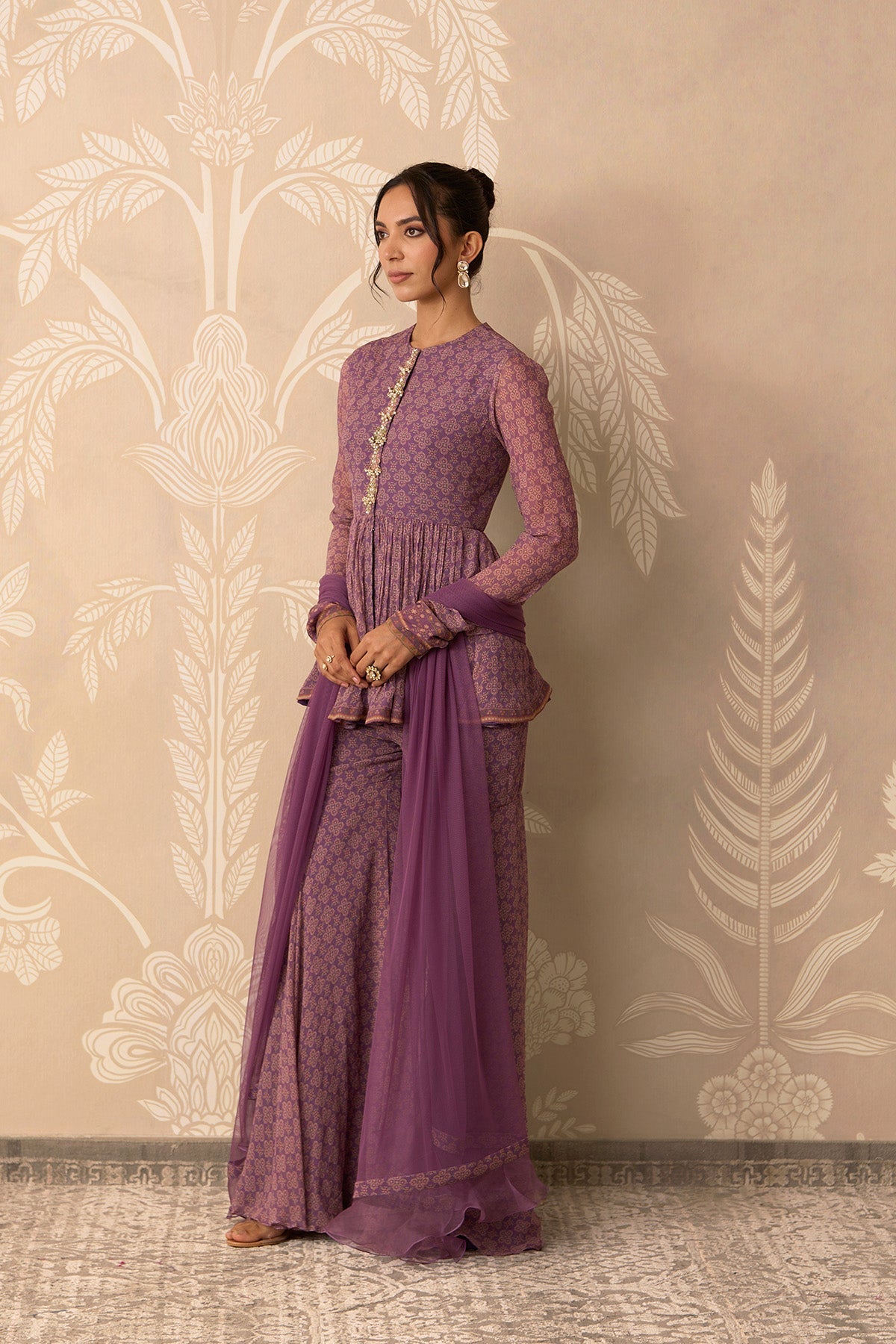 Izhaar Peplim 
Garara Set