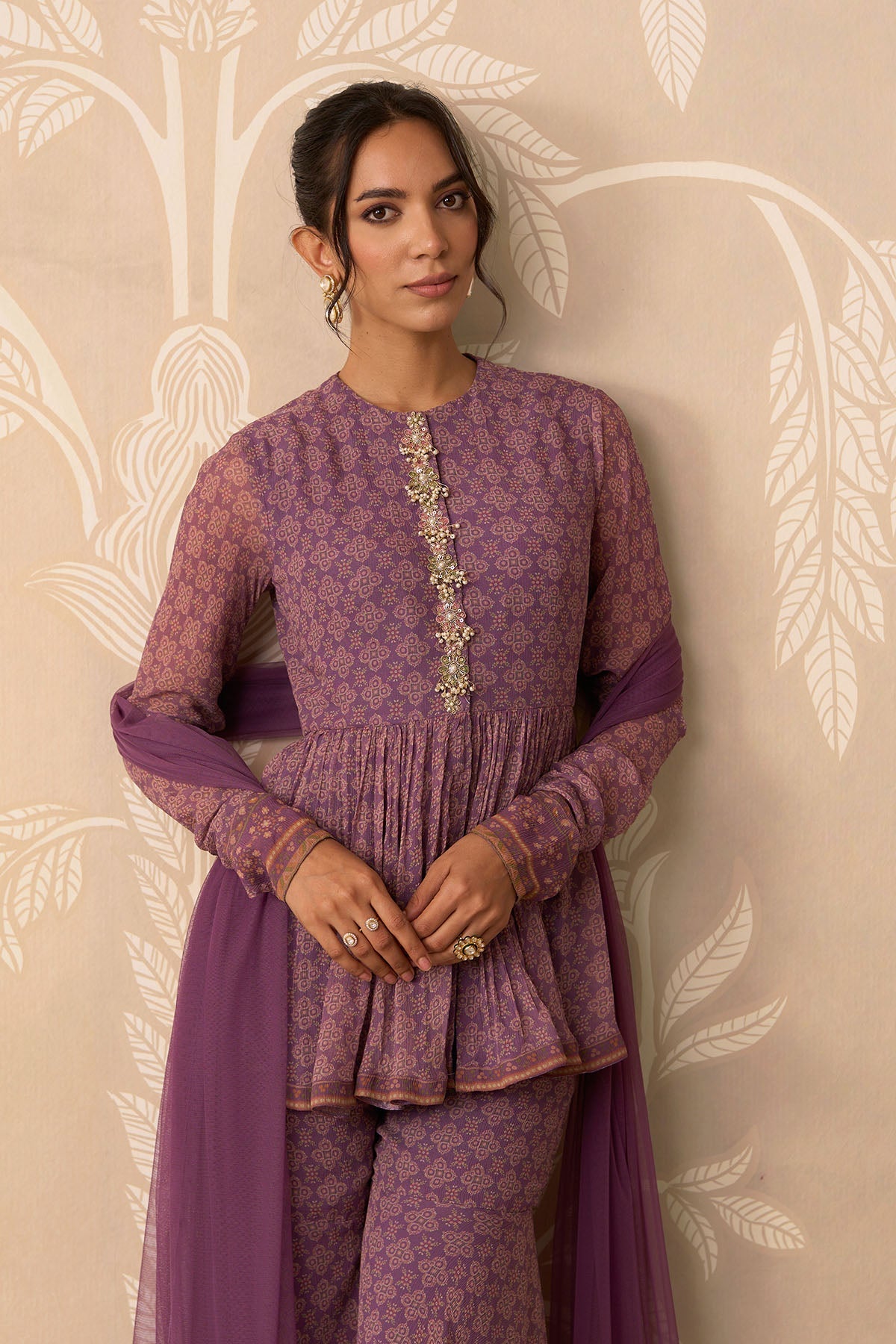 Izhaar Peplim 
Garara Set