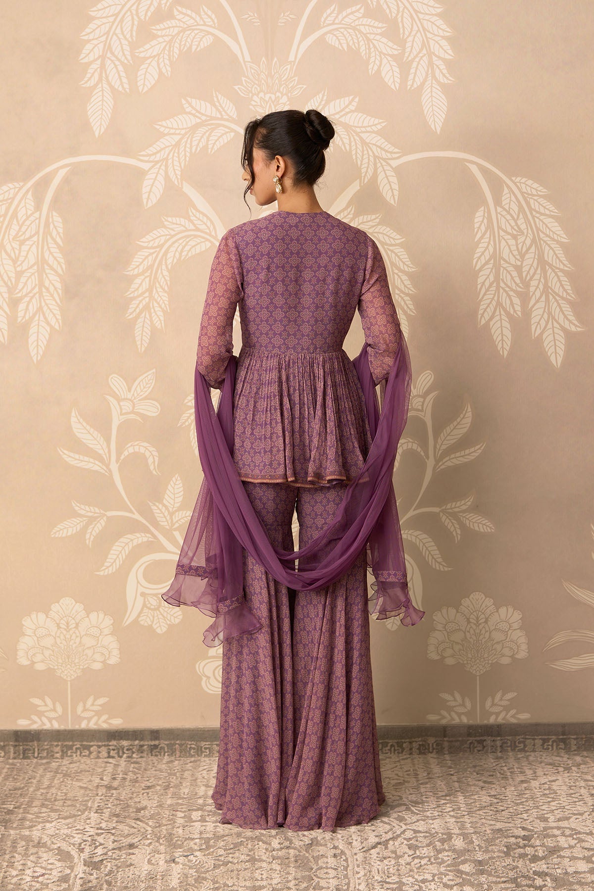 Izhaar Peplim 
Garara Set