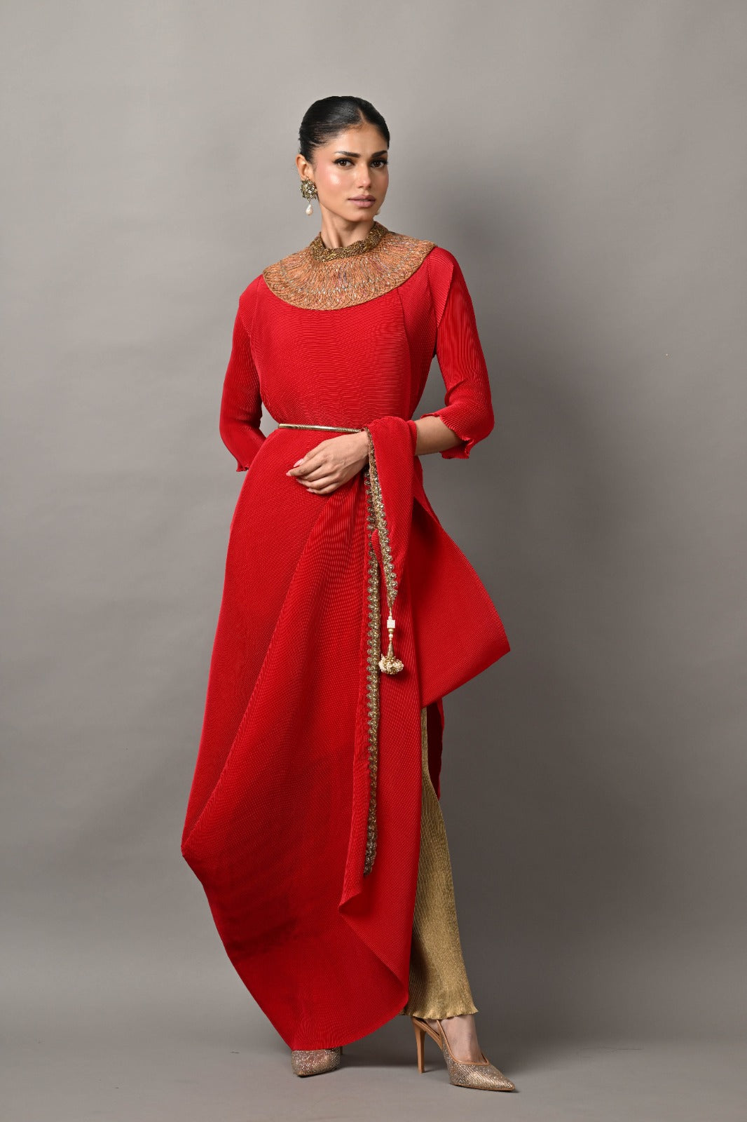 Antique gold pleated pant