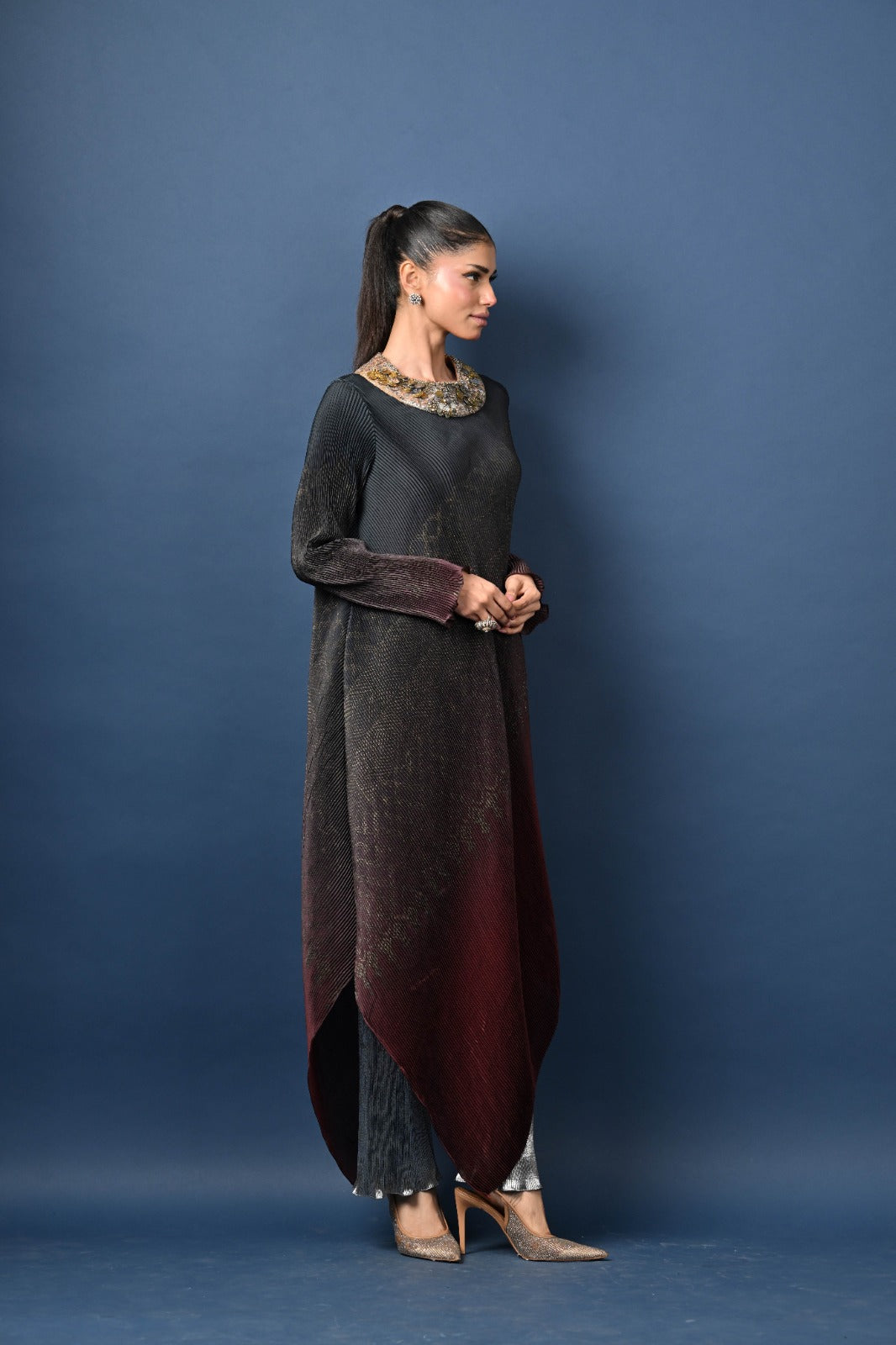 Dark blue into merlot printed pleated drape kaftan with medallion embroidery with sleeves