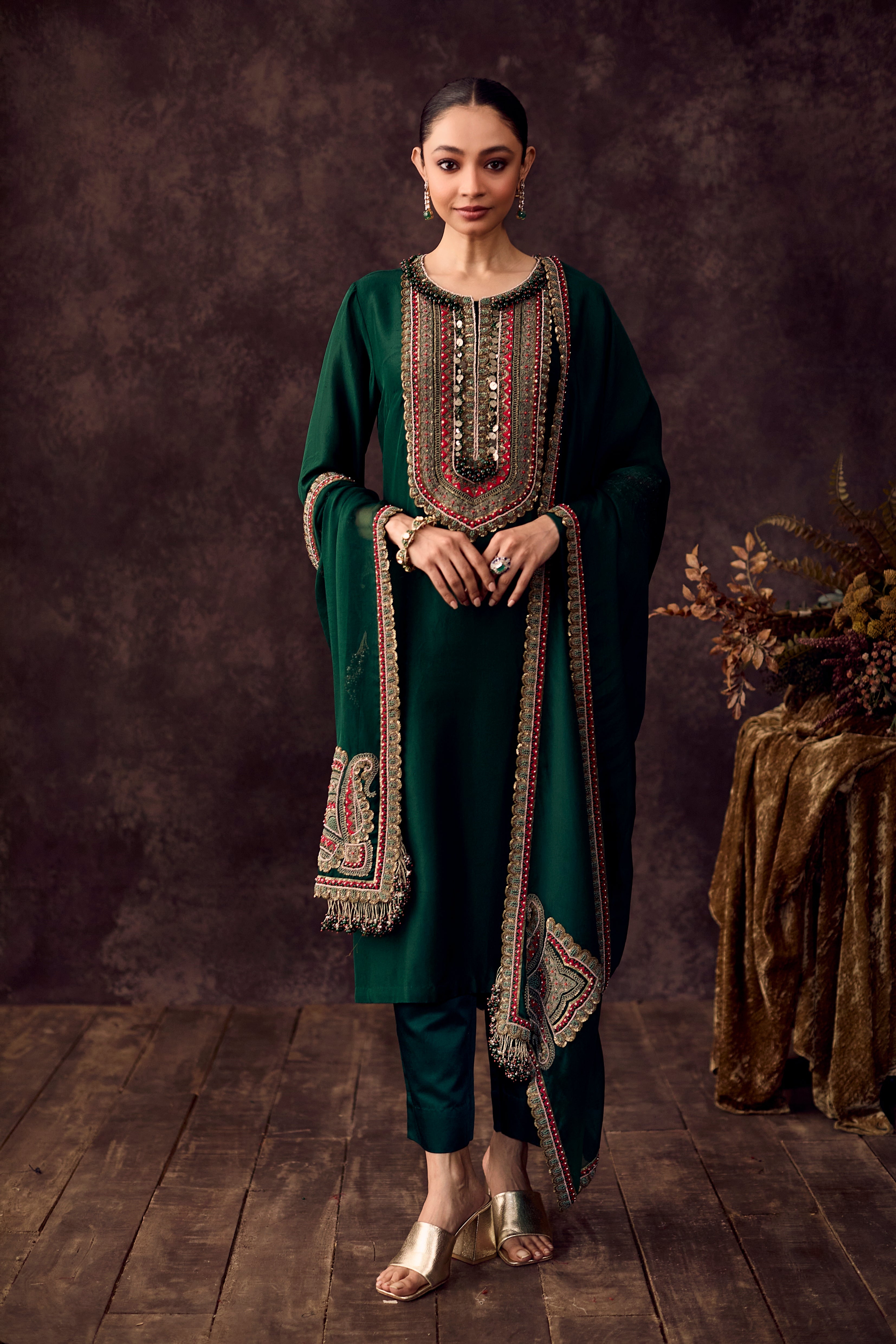 AV DORI THREAD SUIT