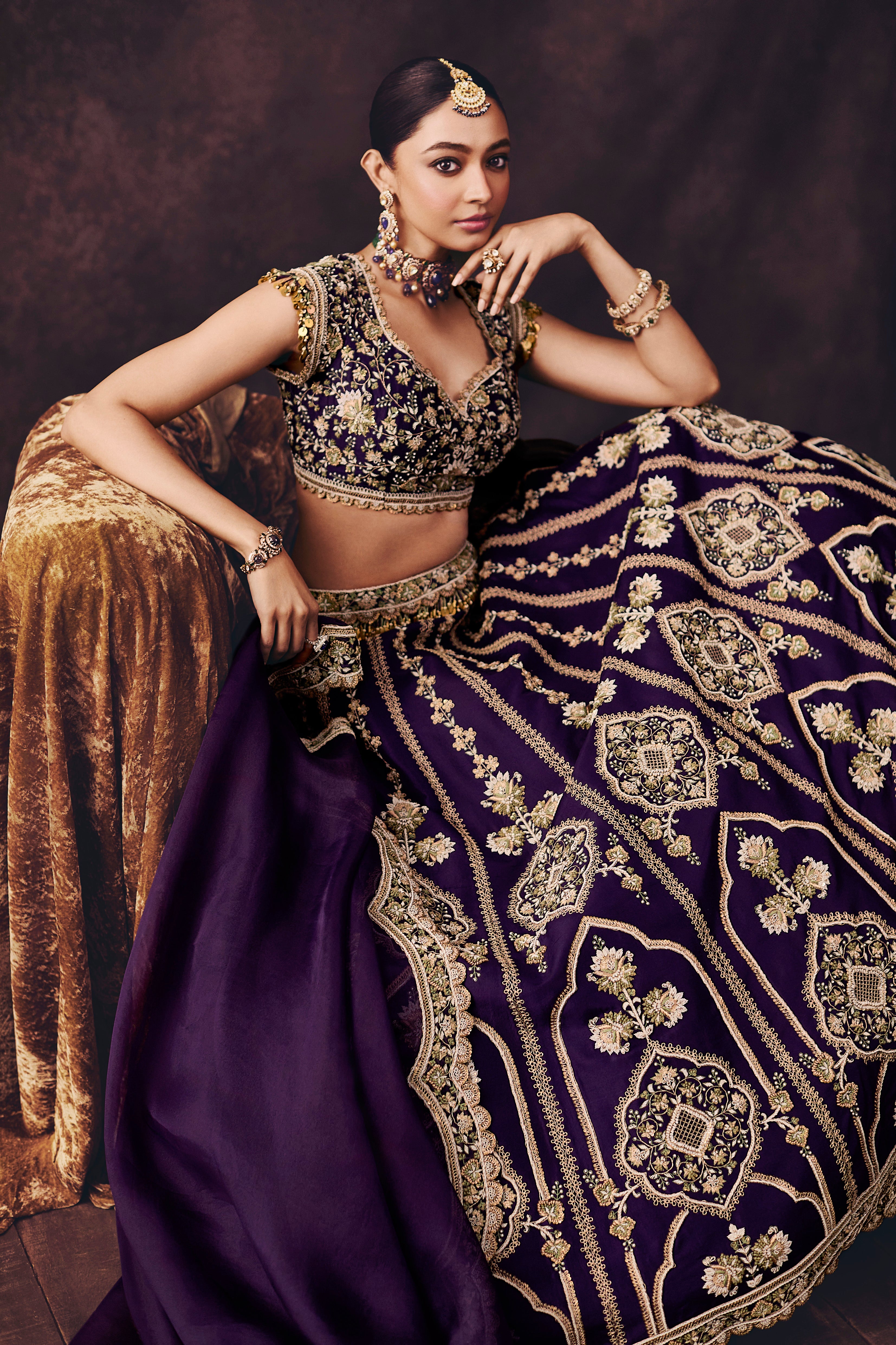 SN MAAL RESHAM LEHENGA