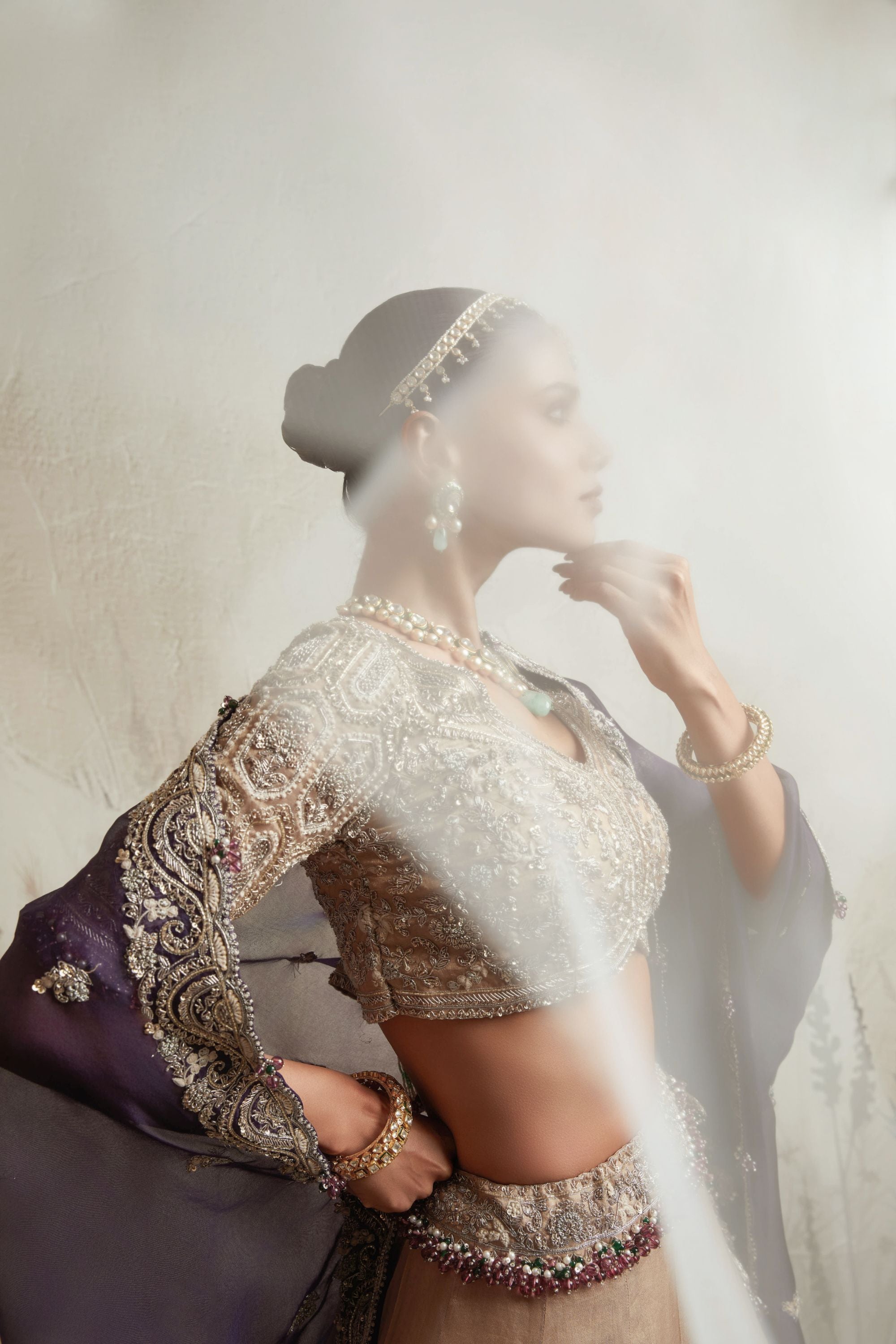 AS MAAL RESHAM LEHENGA