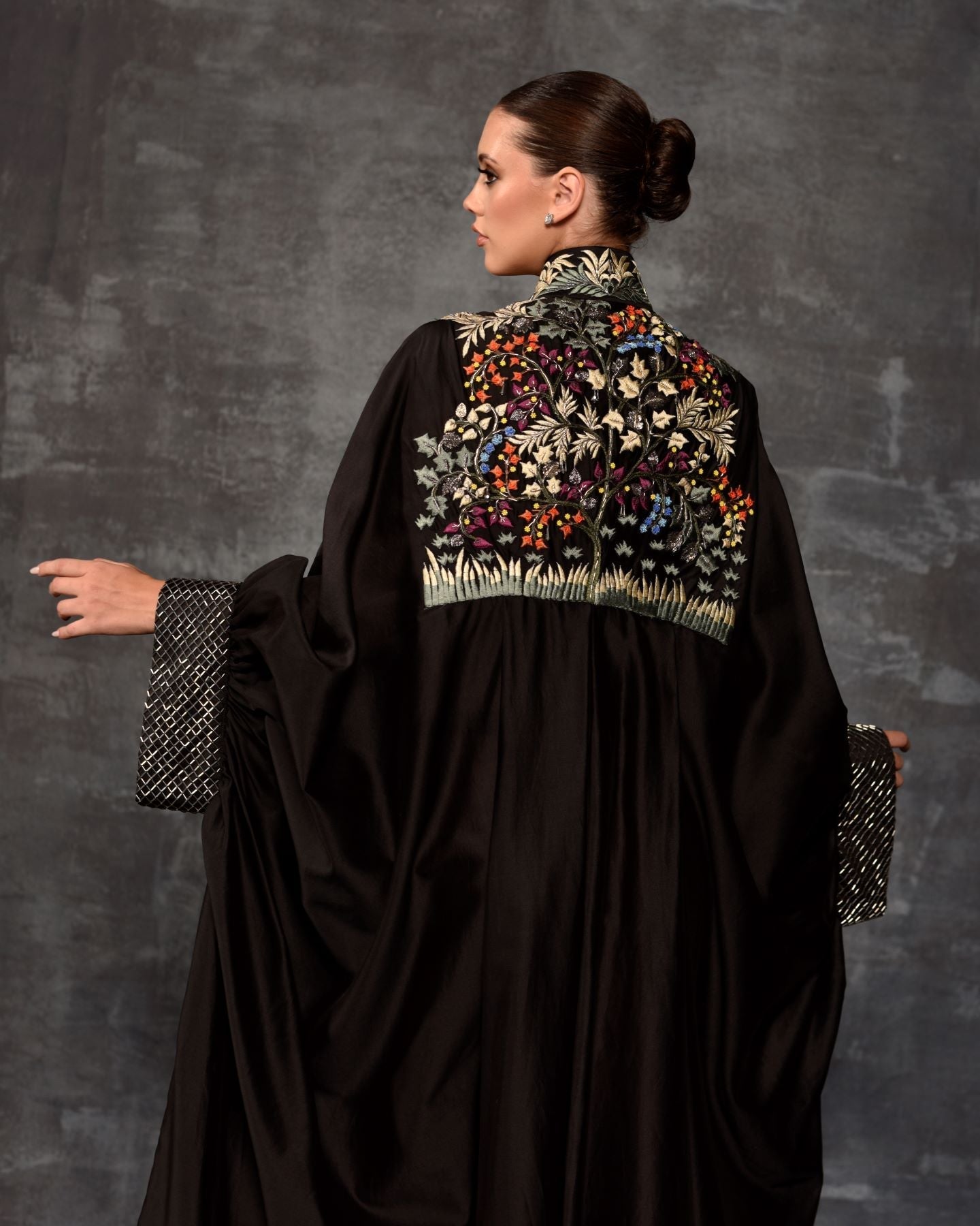 https://cdn.shopify.com/s/files/1/0088/3441/6706/files/a-multicolor-work-embellished-abaya-2800332.jpg?v=1752388611