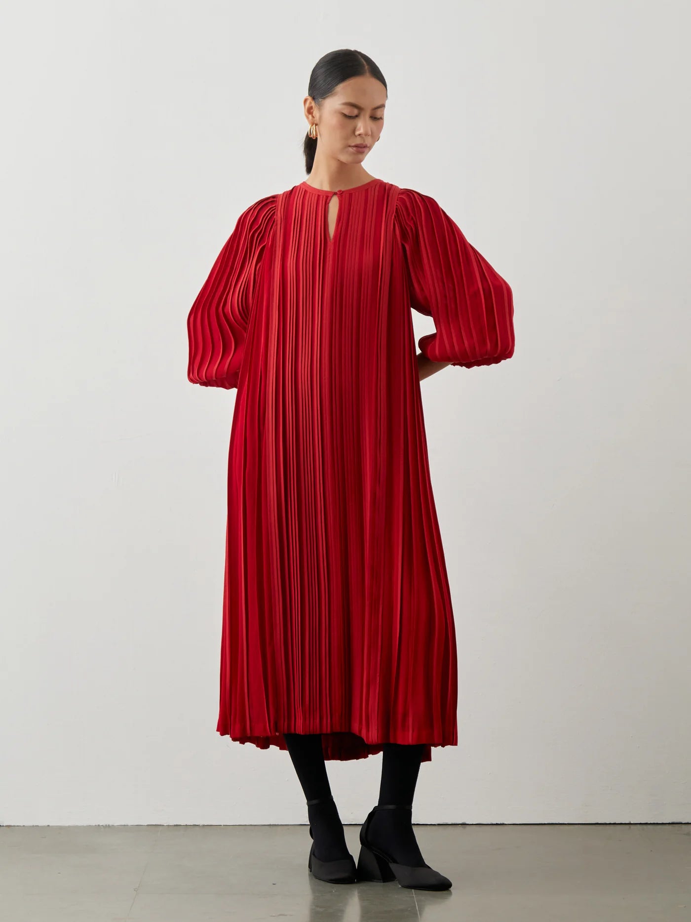 Voluminous pleated tonal dress