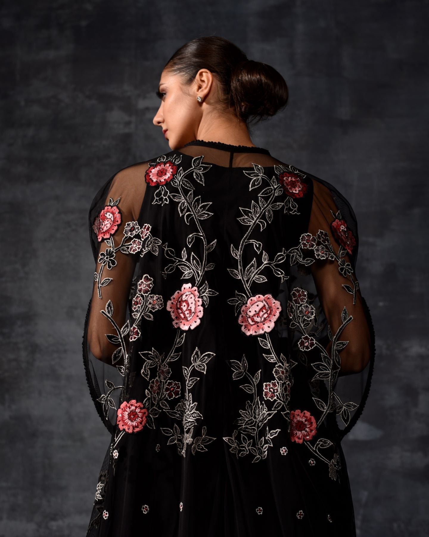 https://cdn.shopify.com/s/files/1/0088/3441/6706/files/black-floral-embroidered-kaftan-9508756.jpg?v=1752388612