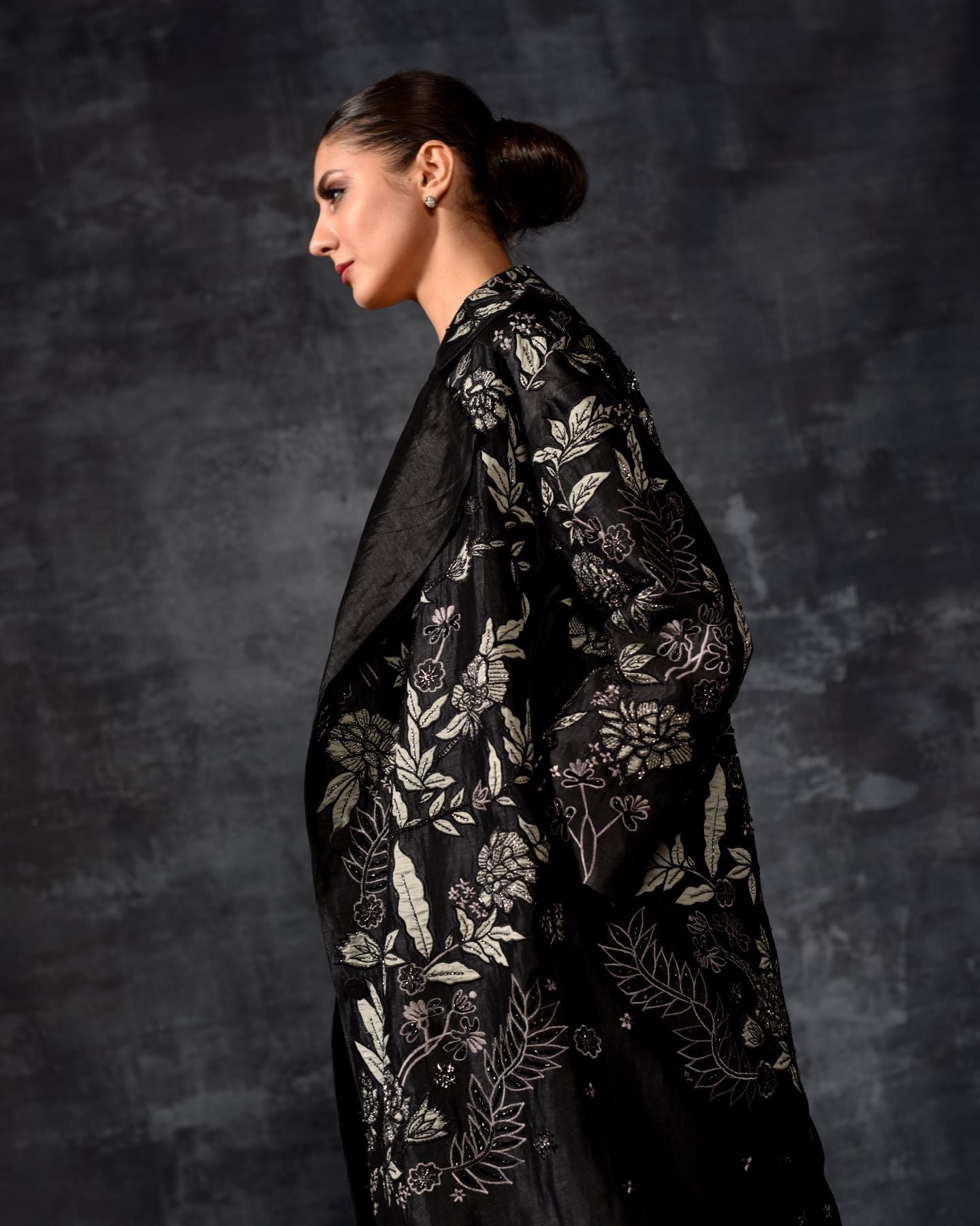 https://cdn.shopify.com/s/files/1/0088/3441/6706/files/chic-embroidered-longline-jacket-7981370.jpg?v=1752388613