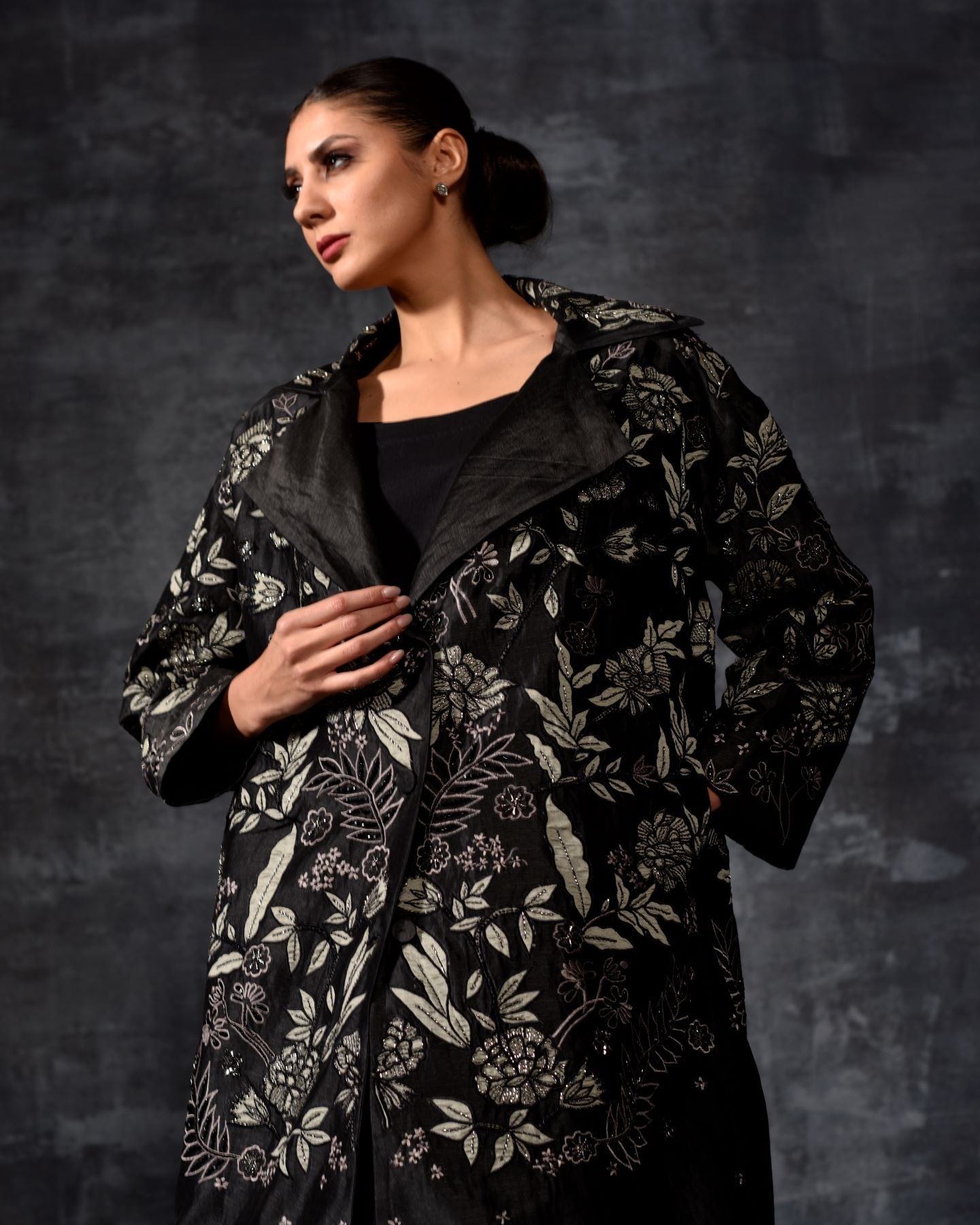 https://cdn.shopify.com/s/files/1/0088/3441/6706/files/chic-embroidered-longline-jacket-8055735.jpg?v=1752388613