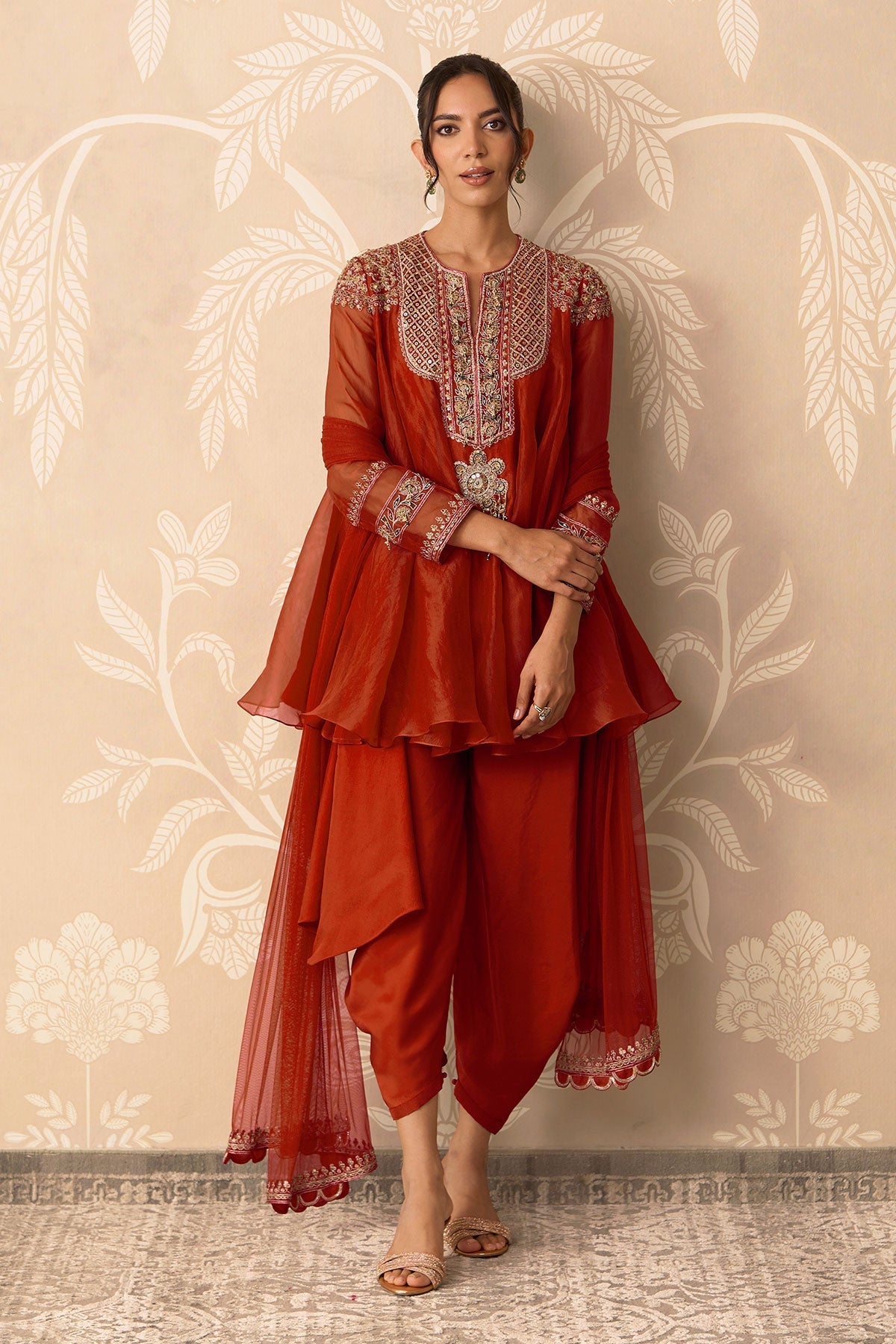 Surkh Kurta Salwar Set