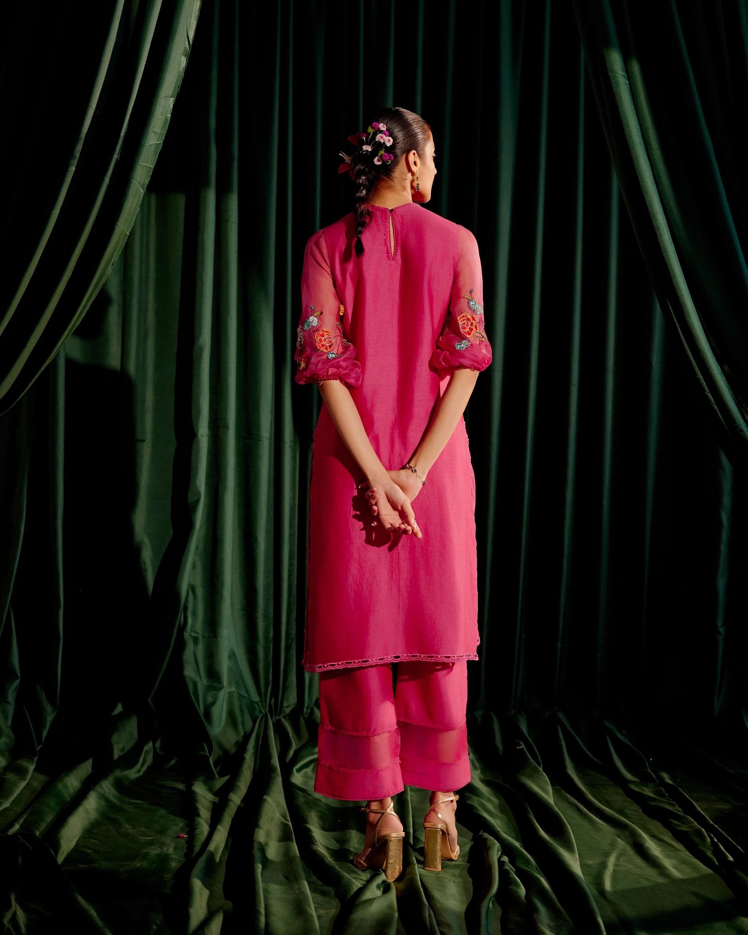 Fuchsia Threadwork And 3d Applique Kurta With Embroidered Pants