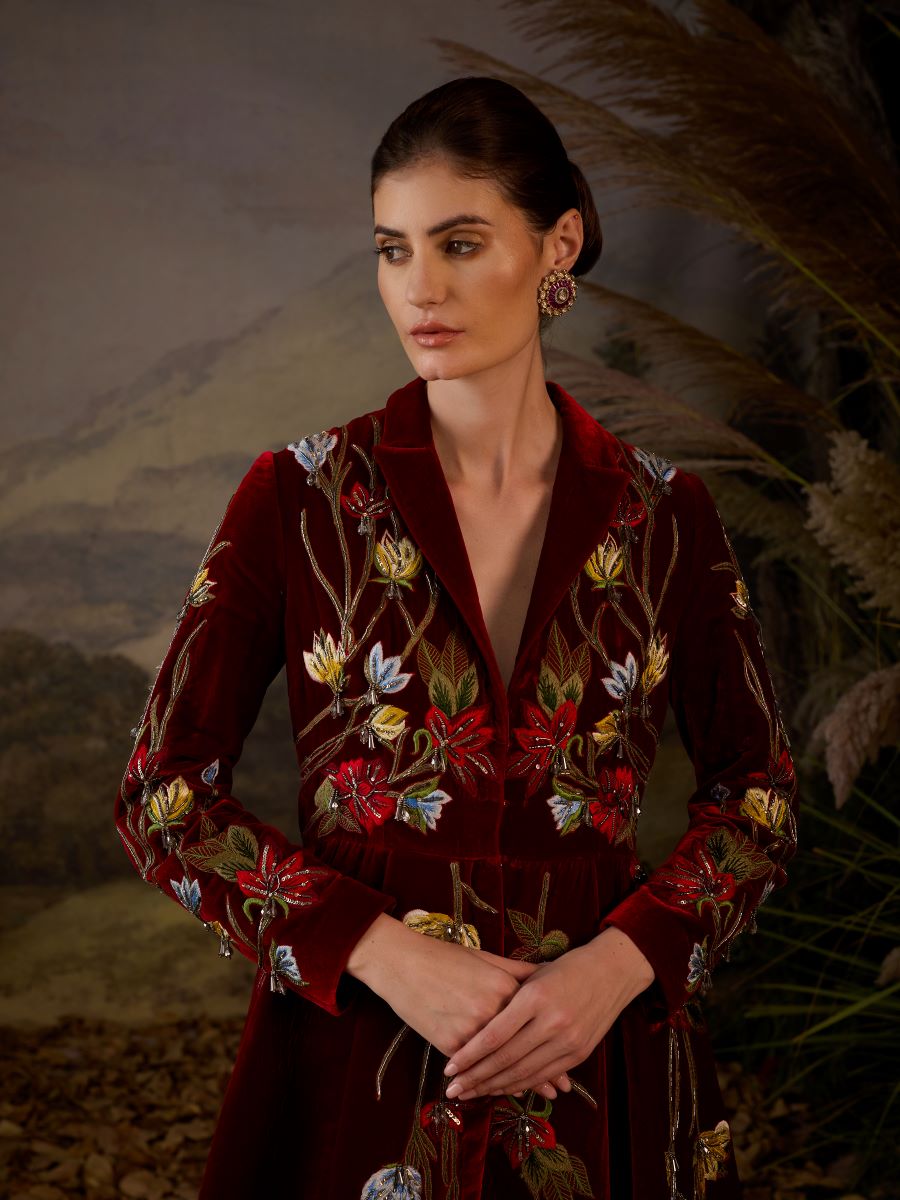 https://cdn.shopify.com/s/files/1/0088/3441/6706/files/mandarin-collared-embroidered-jacket-gown-3965874.jpg?v=1752388662