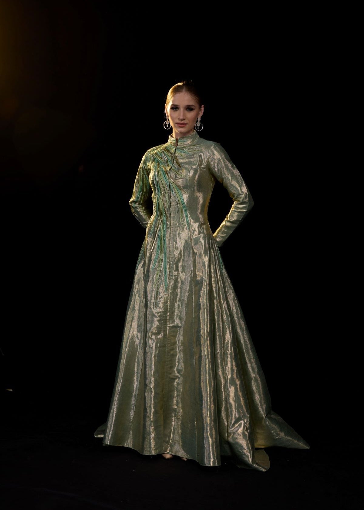https://cdn.shopify.com/s/files/1/0088/3441/6706/files/metallic-olive-structured-gown-4212864.jpg?v=1752388532