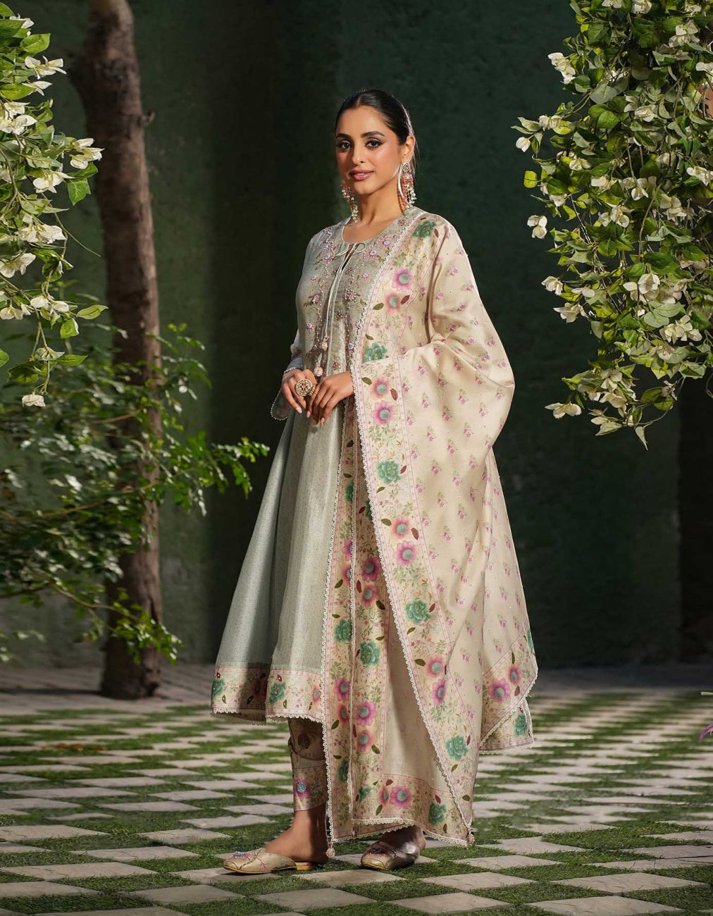 Ivory Mughal Heer Kalidar Set