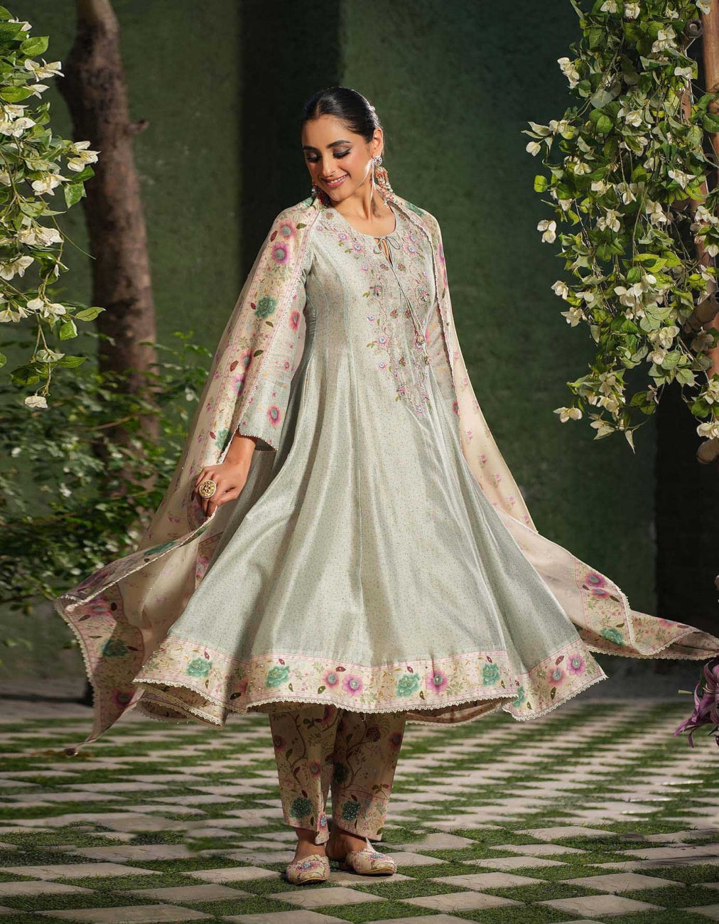 Ivory Mughal Heer Kalidar Set