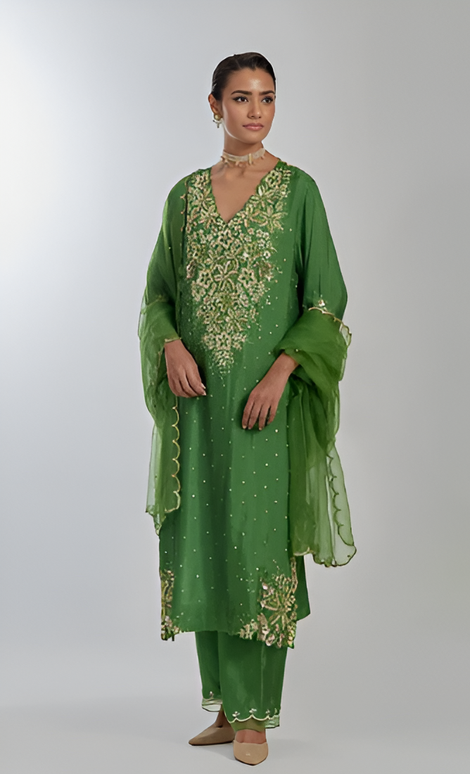 Fern silk organza dupatta with scalloped edging and sequin detail