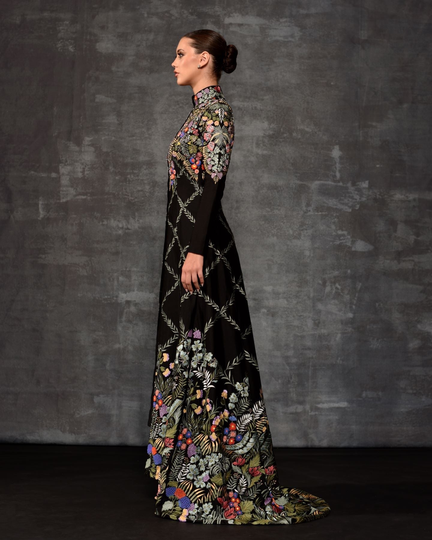 https://cdn.shopify.com/s/files/1/0088/3441/6706/files/the-multicolor-embroidered-jacket-set-1519727.jpg?v=1752388612