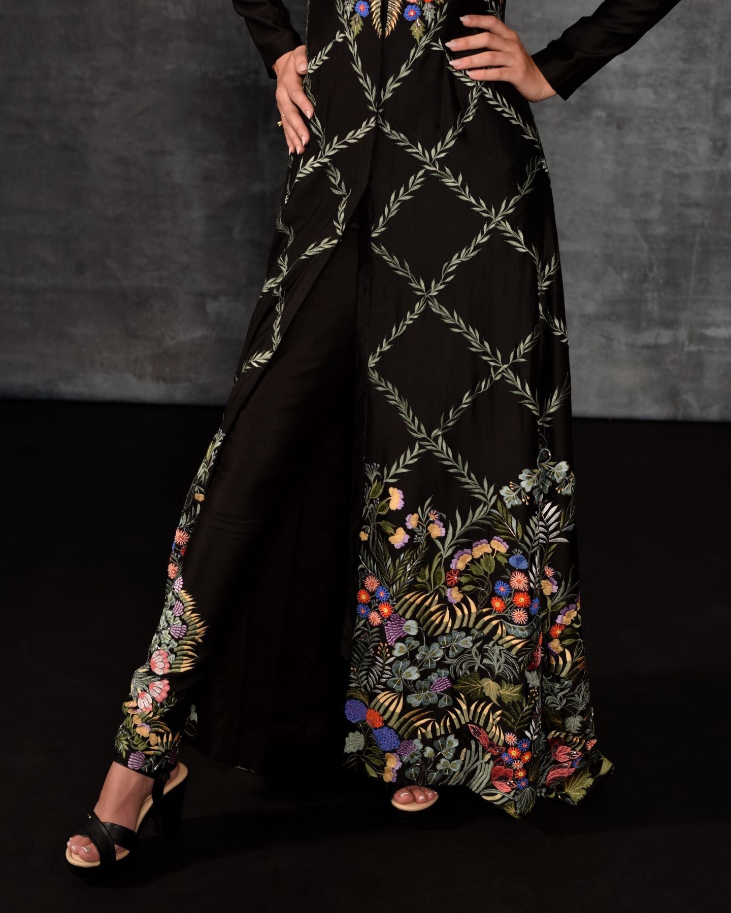 https://cdn.shopify.com/s/files/1/0088/3441/6706/files/the-multicolor-embroidered-jacket-set-5510460.jpg?v=1752388613