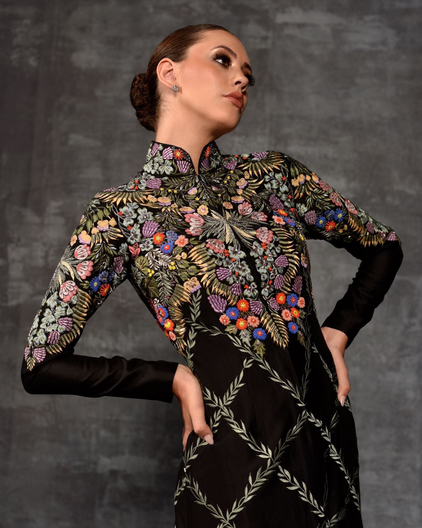https://cdn.shopify.com/s/files/1/0088/3441/6706/files/the-multicolor-embroidered-jacket-set-8626209.jpg?v=1752388613