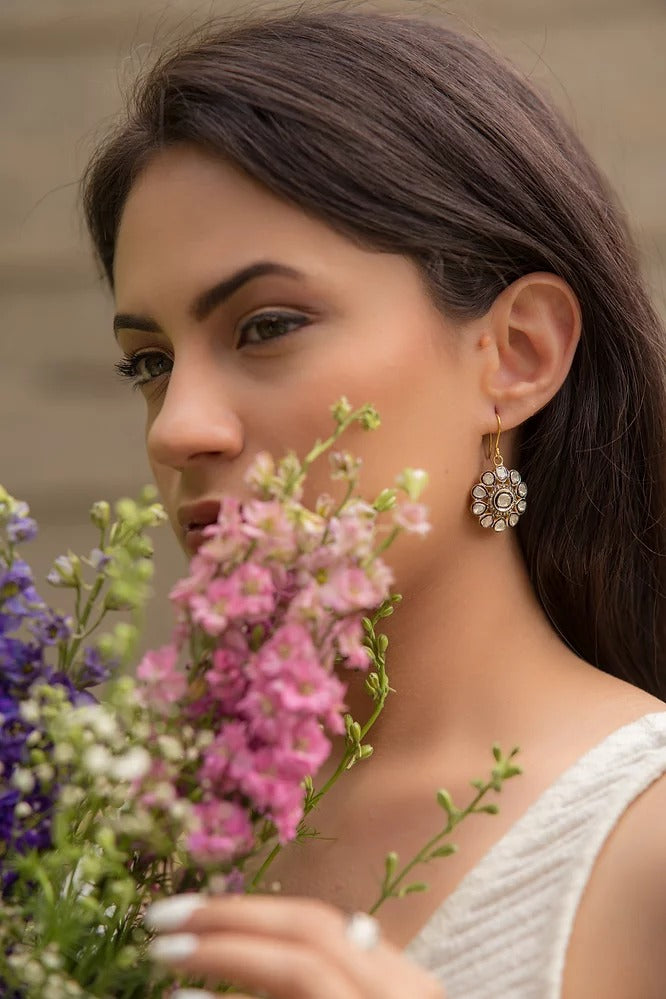 Nior et Blanc Dangling Flower Uncut Diamond Earrings