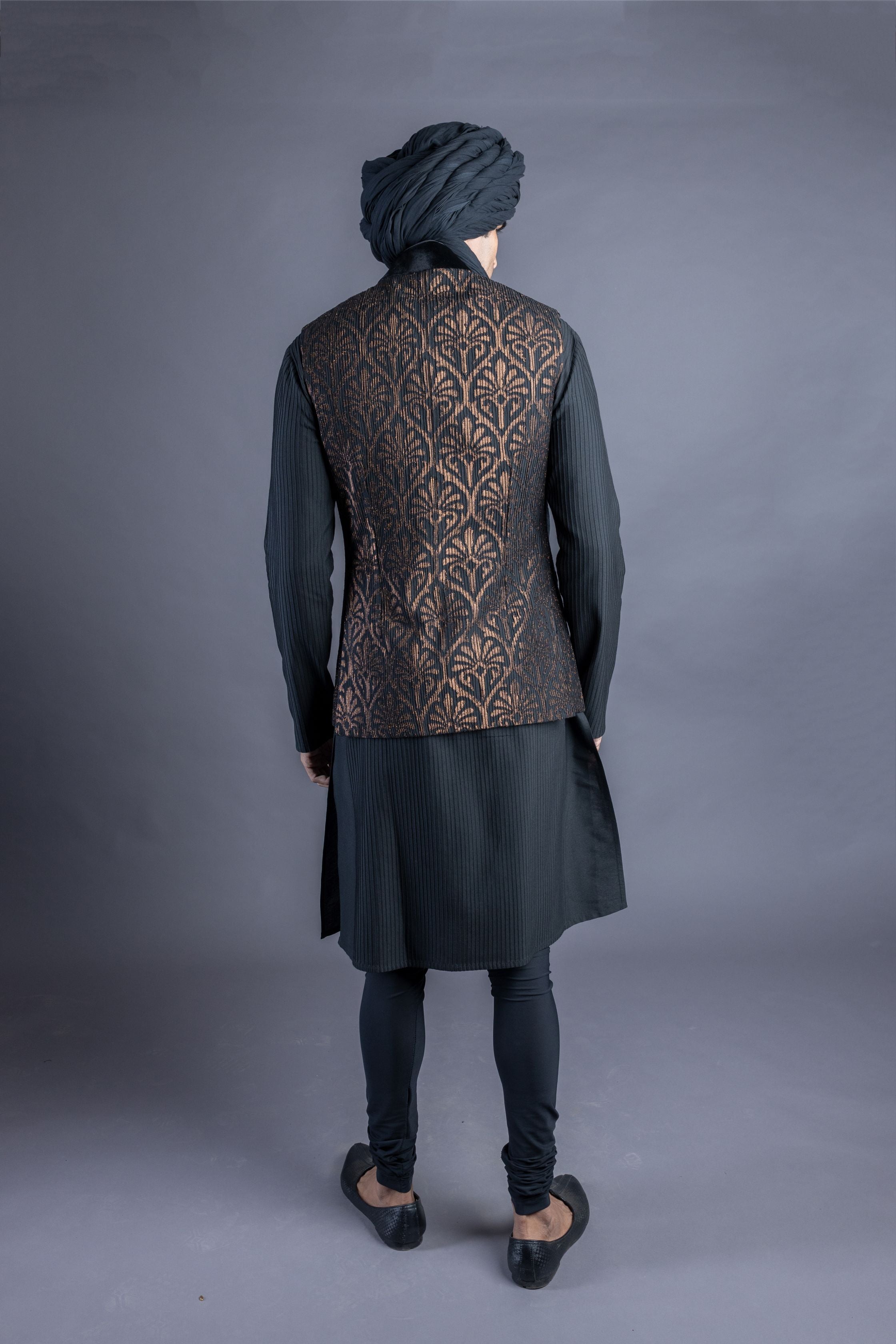 Black Cotton Stripe Pintuck Bundi And Kurta Set